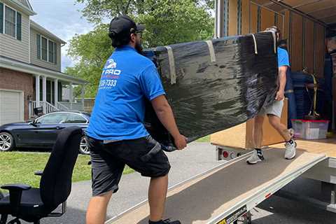 How Much to Tip the Movers: Tipping Questions Answered | MyProMovers