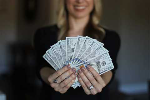 How To Pass Time And Make Money While Traveling