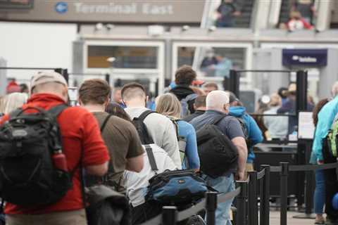 Why More Than 2,800 Flights Were Canceled Over Memorial Day Weekend