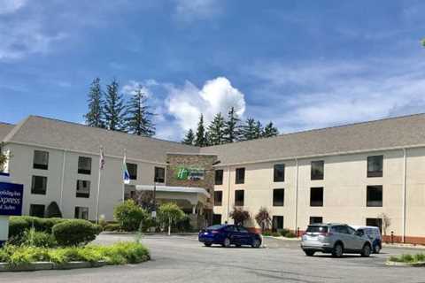 Pet Friendly Hotels in Great Barrington - travelnowsmart.com
