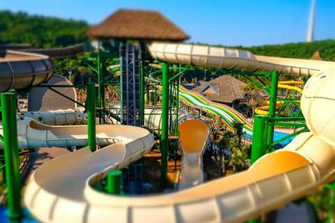 What to Bring to a Water Park - travelnowsmart.com