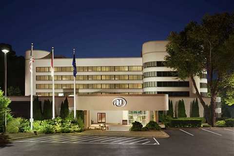 Pet Friendly Hotels in Charlotte, NC Off I-77 - travelnowsmart.com