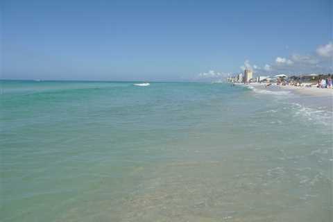 Best Sunny Beach Vacations Spots in the United States (Family Friendly!)