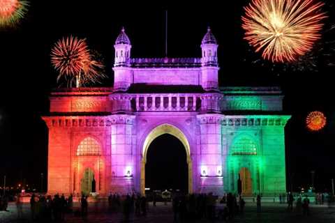 Top Tourist Attractions in Mumbai and Famous Places to Visit in Mumbai