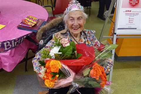 Center brings back Roaring ’20s for 103-year-old member