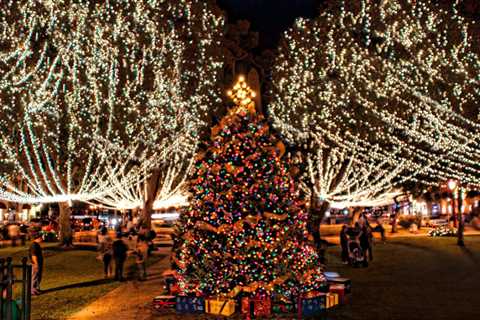 6 Romantic Ways to Enjoy the St Augustine Nights of Lights