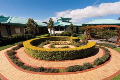 Queen’s North Hawaiʻi Community Hospital offering several scholarships