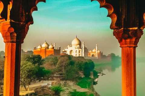 How To Plan a Trip to India with A Large Family?