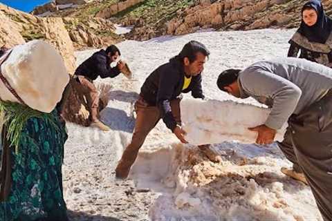 Carrying snow from the top of the mountains by nomads❄️