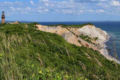 Can anyone visit martha's vineyard?