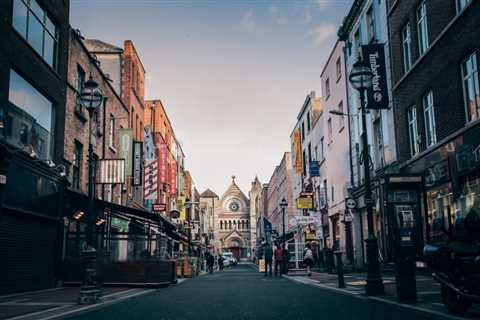 Why You Should Choose West Cork Over Dublin For Your Irish Vacation