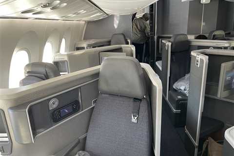 American Airlines launches new status challenge for select Delta and United elites