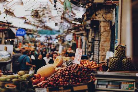 Traveler’s Guide to Exploring Local Cuisine: Balancing Food and Adventure