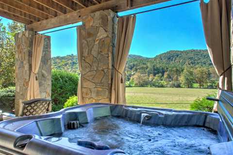 Rainbows Edge | Asheville, NC | 3 Bedroom House for 8 Guests