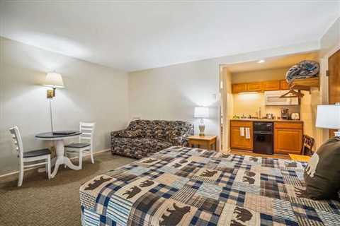 110 Cedarbrook Queen Studio in Killington, VT | Accommodates 4 Guests