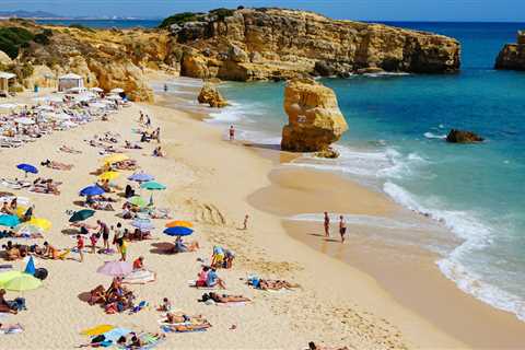 What Essential Items Should You Pack for a Beach Trip?