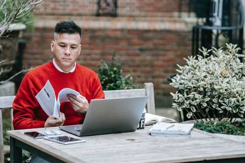 8 Key Areas Every Digital Nomad Must Consider for Finance: Budget Tracking