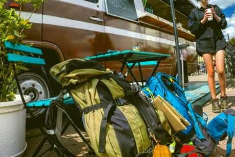 9 Must-Have Backpack Essentials for Hiking Adventures