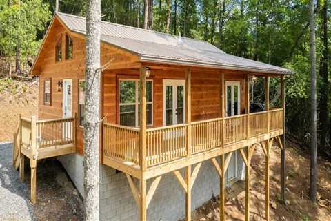 The Seasonal Trends of Recreational Rentals in Northeastern North Carolina