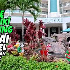Waikiki Walk — Two Monk Seals, Ilikai Hotel &amp; Christmas Vibes (Dec 15, 2025)